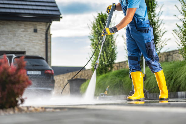 Best Deck Pressure Washing  in Montgomery Village, MD